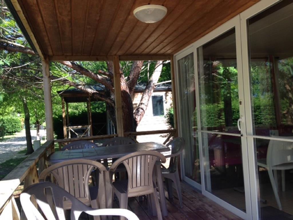 Hôtel Camping La Chesnays à Vendays-Montalivet Extérieur photo