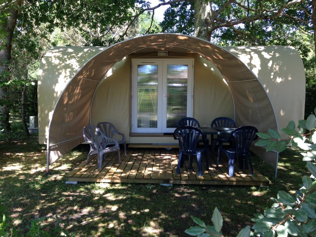 Hôtel Camping La Chesnays à Vendays-Montalivet Extérieur photo