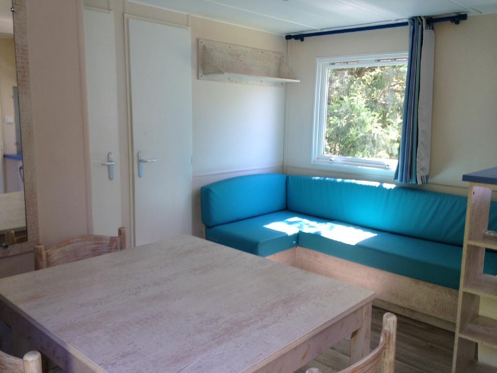 Hôtel Camping La Chesnays à Vendays-Montalivet Extérieur photo