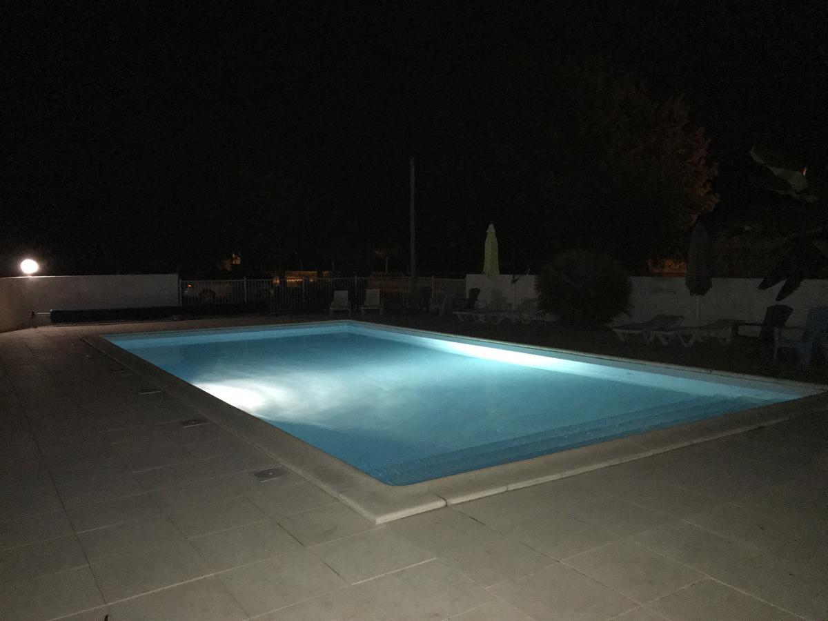 Hôtel Camping La Chesnays à Vendays-Montalivet Extérieur photo